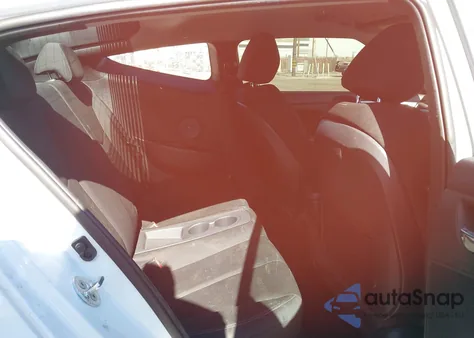 2017 Hyundai Veloster z USA, uszkodzony, nr VIN KMHTC6AD5HU309889